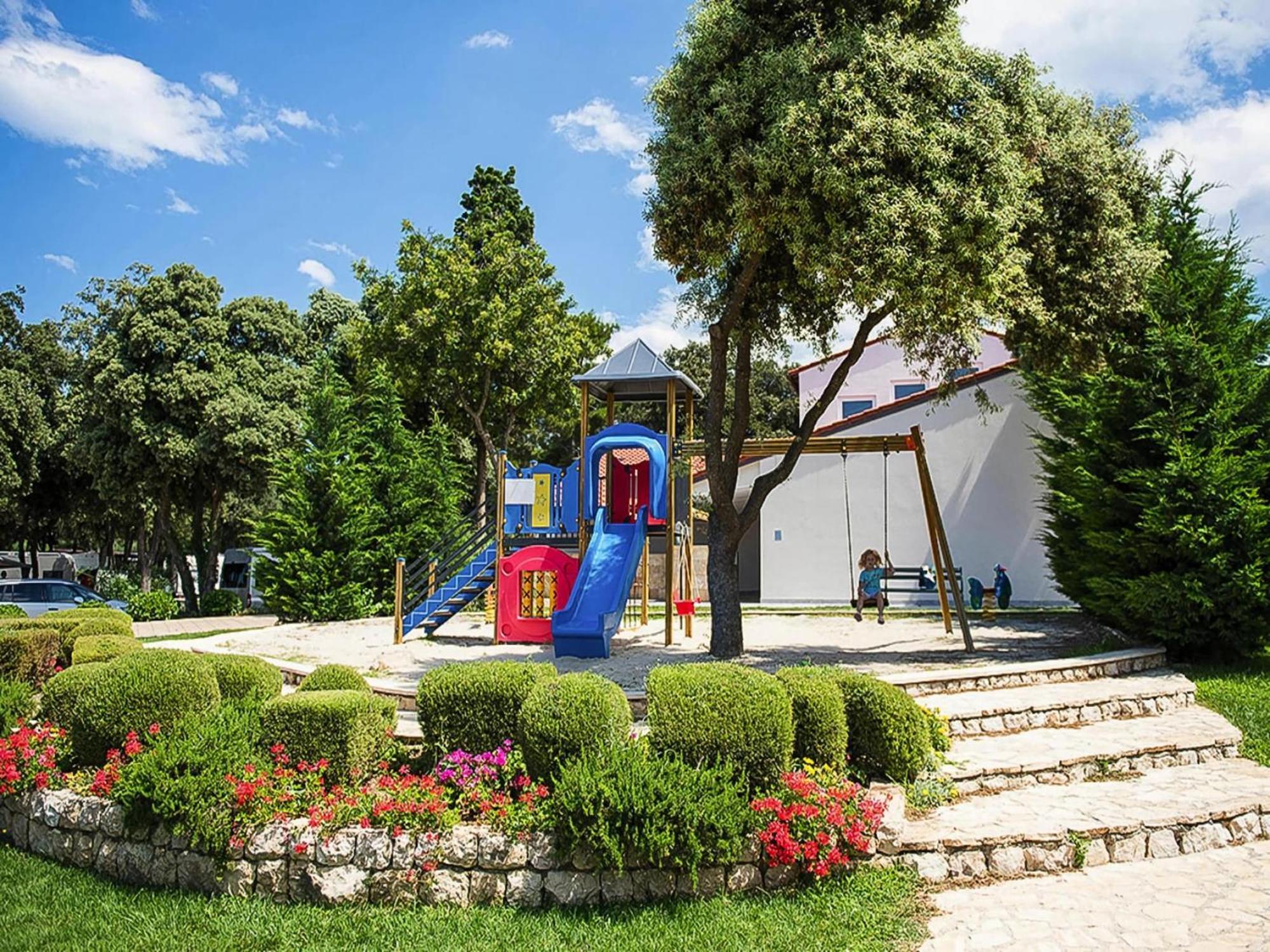 Mobile Homes Mediteran In Caravan Park Strasko, Novalja Exterior photo